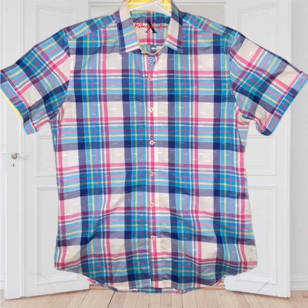 Robert Graham X | Short Sleeve Plaid Button Up
Collared Shirt Size Medium